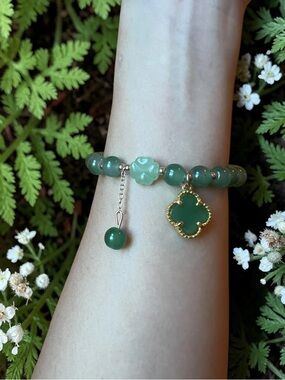 Green Jade Style Clover Stretch Bracelet